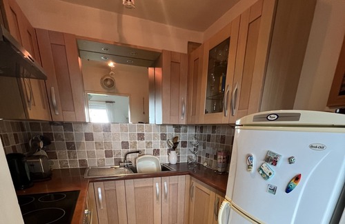 Sunset Crest Condo | A Cozy 1 bedroom 1 bathroom Rental Within 5 Minutes Walk to Beach & Shopping