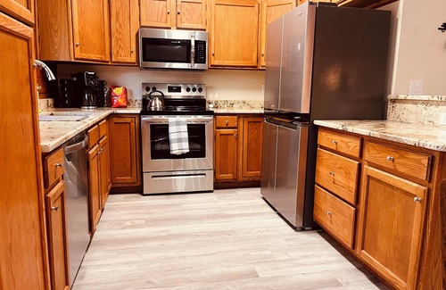 Zuzax Cabin | "A Cozy Cabin Escape in Tijeras"+Hot Tub+Pet Friendly!