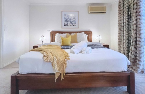 Doncaster House | A Cozy Family House in Doncaster