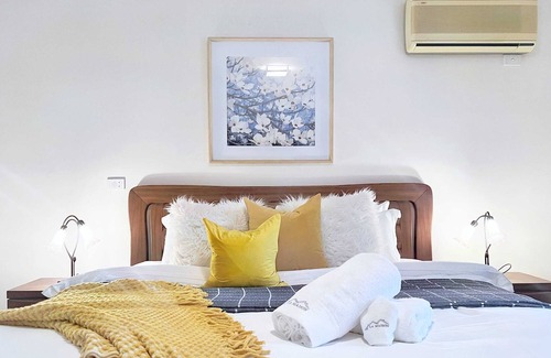 Doncaster House | A Cozy Family House in Doncaster