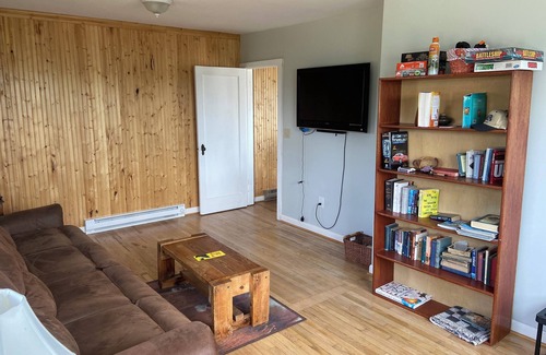 Babb House | A cozy house with beautiful views minute’s from Glacier National Park.