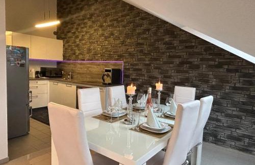 Buehlertal Apartment | A&D Ferienwohnung Elsasser Blick - Bühlertal bei Bühl, Baden-Baden & Schwarzwald