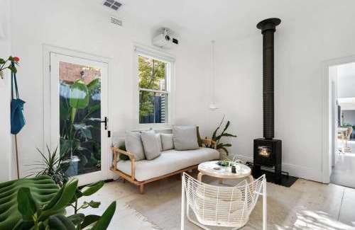 Fitzroy North House | A Designer Terrace House by Edinburgh Gardens