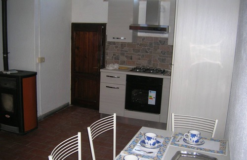 Castiglione di Garfagnana Apartment | "A dive into history" Castiglione di Garfagnana (Lucca) max 5 beds