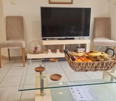 Ra'ananna House | A Dream Place in Raanana, up to 5 guests - Swimming Pool - Jacuzzi & Gym