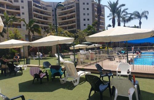 Ra'ananna House | A Dream Place in Raanana, up to 5 guests - Swimming Pool - Jacuzzi & Gym
