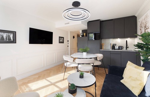 Quartier de la Goutte-d'Or Apartment | A Elegant 1-BR with Services in Batignolles