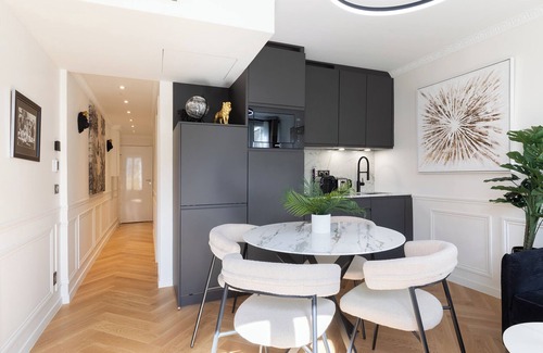 Quartier de la Goutte-d'Or Apartment | A Elegant 1-BR with Services in Batignolles