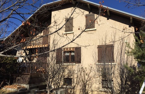 Briancon House | A Family House at the Mountain Ski and Ballads