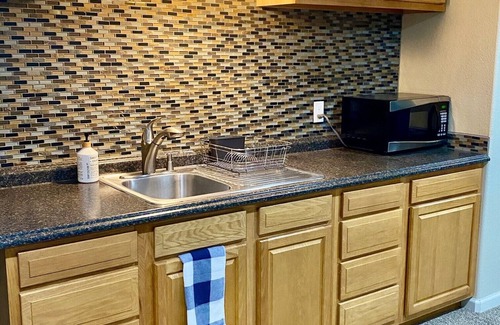 Northgate Apartment | A few minutes from the Air Force Academy and Fox Run Park with Hot Tub