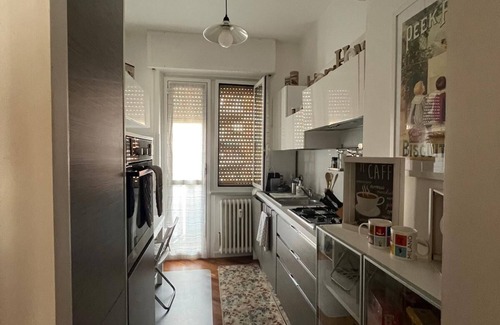 Milan Apartment | A FEW STEPS FROM THE RED LINE SUBWAY, COZY ONE-BEDROOM APARTMENT 4 PT BED