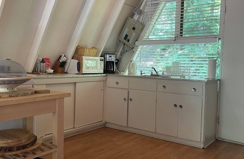 Val-des-Monts Cottage | A-Frame Cottage on Lac Bataille, Val-des-Montsn