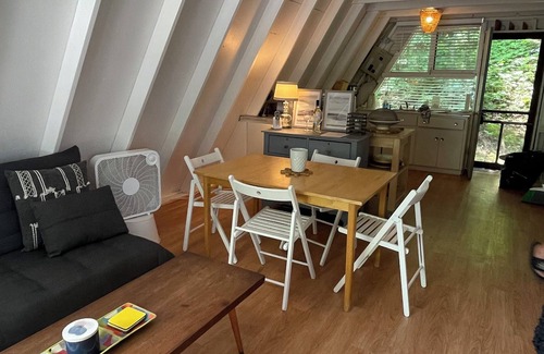 Val-des-Monts Cottage | A-Frame Cottage on Lac Bataille, Val-des-Montsn