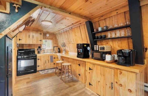 Kimball Lake Shores Cabin | A-Frame Hot tub Retreat - Firepit, Grill, EV & Dog Friendly, Close to N. Conway.