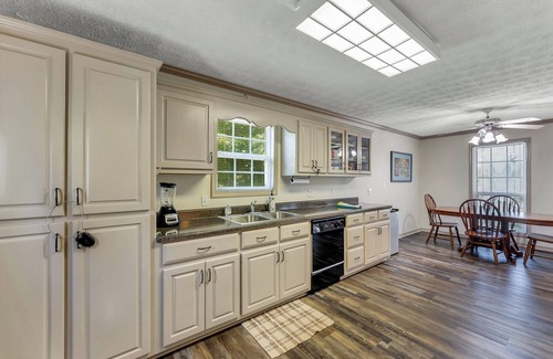 Trimble House | A Frame of Mind: 3 BR, 2 BA in Cullman, Sleeps 10