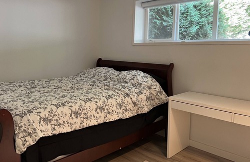 West Vancouver House | A Furnished 2 bedroom Garden floor Unit on a Fantastic Location