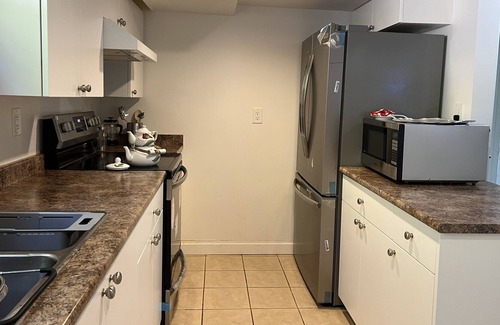 West Vancouver House | A Furnished 2 bedroom Garden floor Unit on a Fantastic Location
