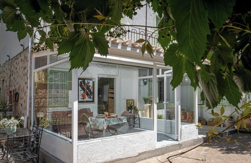 Urunuela House | A garden among vineyards, for 2