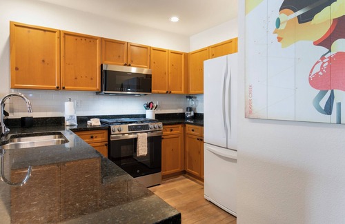 Avon Condo | A Gem in the Heart of the Valley, Fitness Room, Sauna, Underground Parking