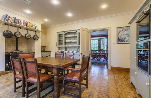 East Dereham Cottage | A grand 11 bedroom Victorian property, which sleeps 26 people.