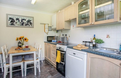 Warbstow Cottage | A great, three-bedroom bungalow, with front and back gardens.