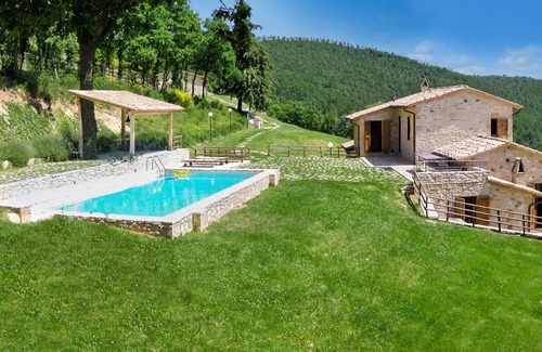 Acqua Loreto Villa | A Great Villa and a Cozy Cottage sleeps 10 with 6 bathroom and 2 pools! Amazing!