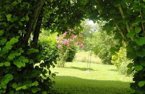 Douville House | A haven of peace, surrounded by magnificent parkland, in the heart of Périgord
