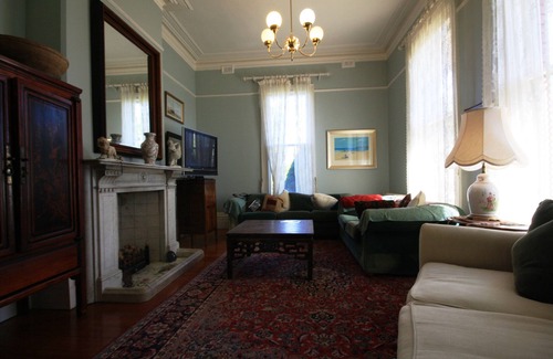 Yarraville Apartment | A Heritage Apartment near the Yarraville Village.