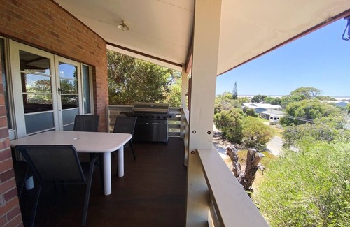Lancelin House | A holiday home perfect for families seeking a peaceful getaway.