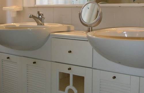 Crespina Apartment | A holiday with the scent of. BEGONIA