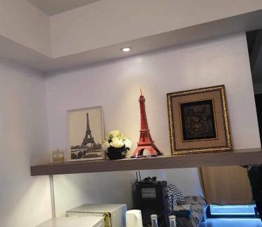 Socorro Apartment | A Home with a view, 1 Bdrm with balcony and Netflix Access