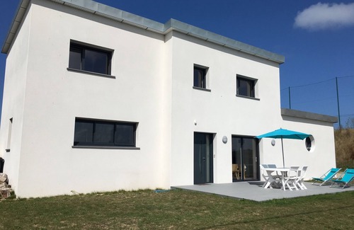 Santec House | A House on the Dune: access to the beach and the GR34 at 100 from the Dune!