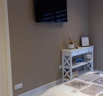 Brison-Saint-Innocent Apartment | A l instant présent