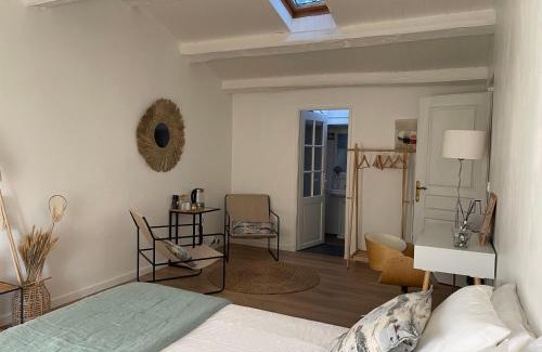 Longeves House | A l'ombre du figuier