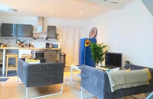 Bourges Apartment | A la Grosse Armée - Dans hôtel particulier, hypercentre avec garage, au calme