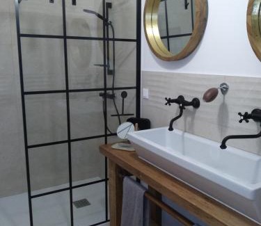 Lanty-sur-Aube Bed & Breakfast | A la maison du bonheur