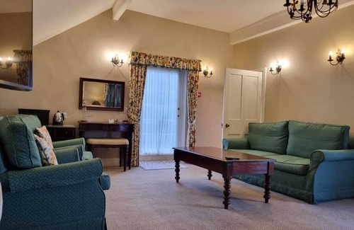 Fiddington House | A large country residence on the edge of the beautiful Quantock hills