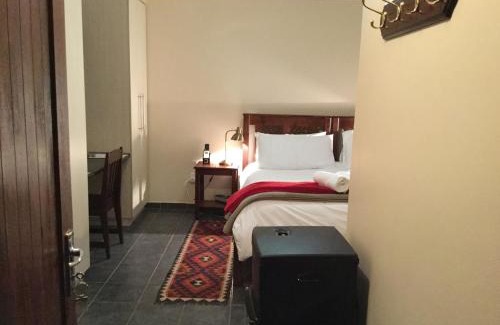 Bloemfontein House | A Little Guesthouse