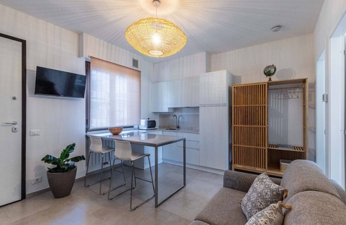 Marina di Carrara Apartment | A love nest between sea and marble. Shabby chic atmospheres and the scent of saltiness.