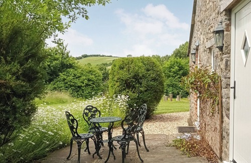 Upton Cheyney Cottage | A lovely cottage with countryside views in an ideal location.