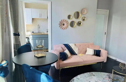 Newburgh Apartment | A luxurious stay.