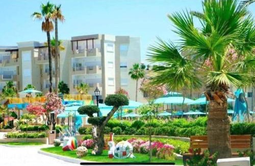 Monastir Apartment | A Luxury 2BR with Big Pools Perfect for Family Summer Escape!