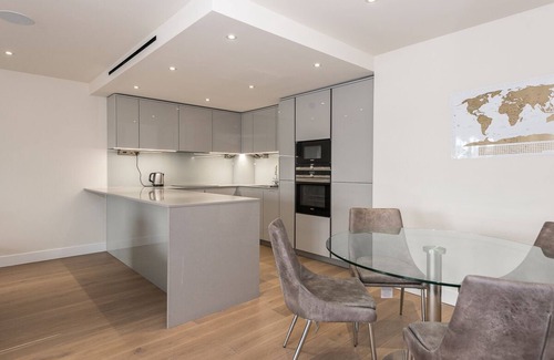 Whittington Apartment | A luxury, contemporary 2Bed & 2Bath Apartment Next to London Museum