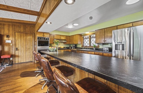 Rockford House | A Mid-Century Modern Lovers Dream. Don't miss out on the Long House!