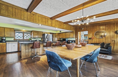 Rockford House | A Mid-Century Modern Lovers Dream. Don't miss out on the Long House!
