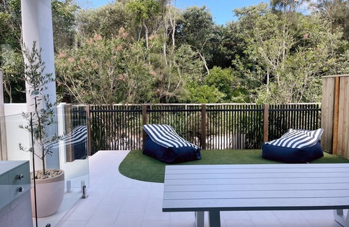 Marcoola House | A Must Stay - Beachfront 5 Star Luxe Home + Pool