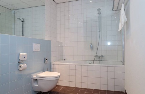 Deurne Hotel | A Natural Hideaway Ideal for Rest, Walks, and Fresh Air! Onsite Dining!
