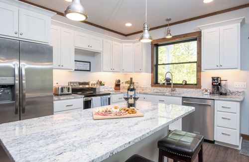 Libby House | A new vacation retreat nestled along the serene banks of the Kootenai River.