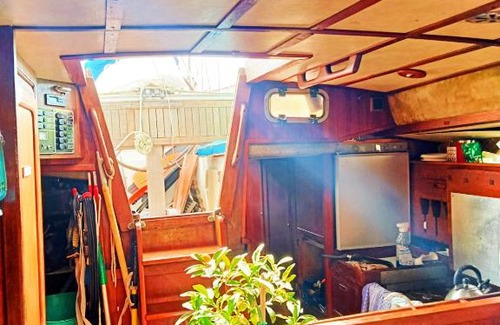 Pylos Boat Rental | A night on a yacht