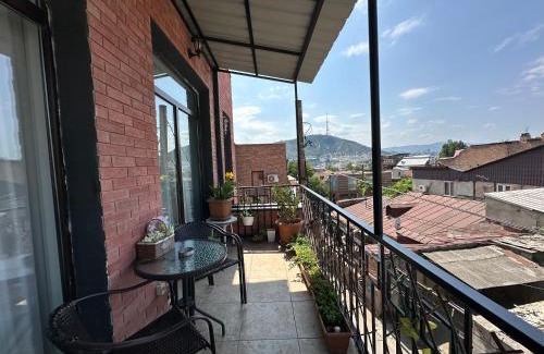 Avlabari Apartment | A p a r t m e n t AnnaMari O l d T b i l i s i